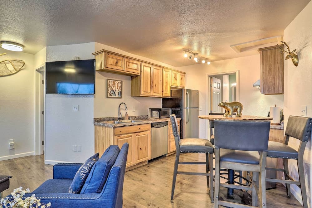 Coastal-view Apartment Near Downtown Anchorage!
