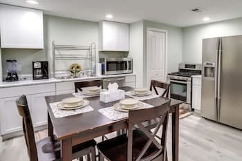 South Bend Area Vacation Rental 8 Mi to Notre Dame