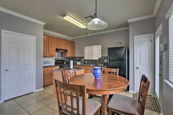 Houston Home w/ Yard Ideal for All Age Groups