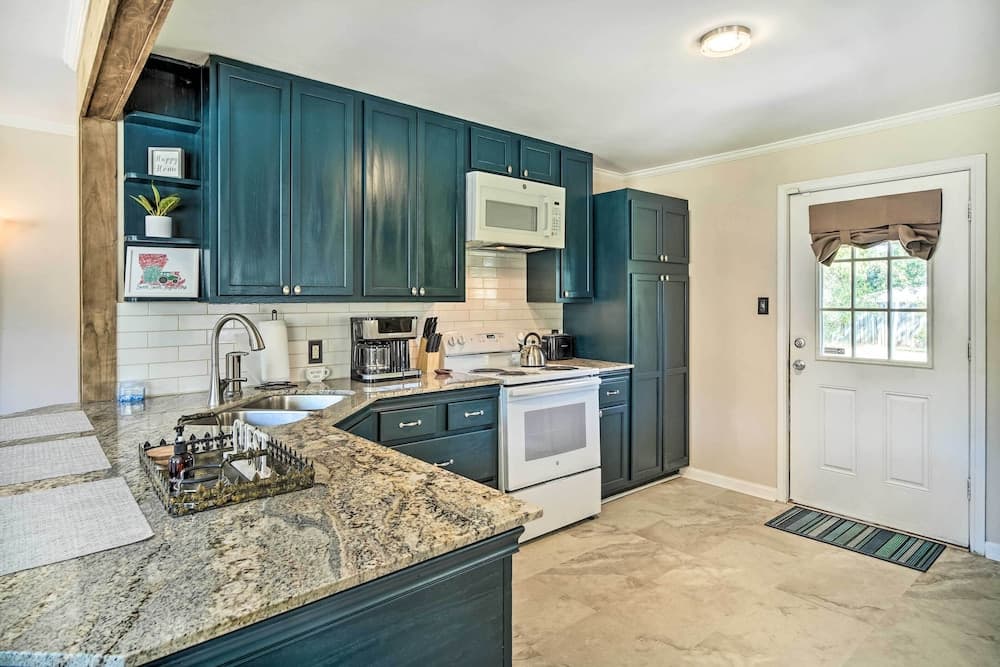 'rustic Fleur De Lis' Charming New Iberia Gem