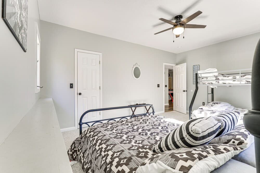 Home < 2 Mi to Mtn Greens Golf, Massanutten Ski!