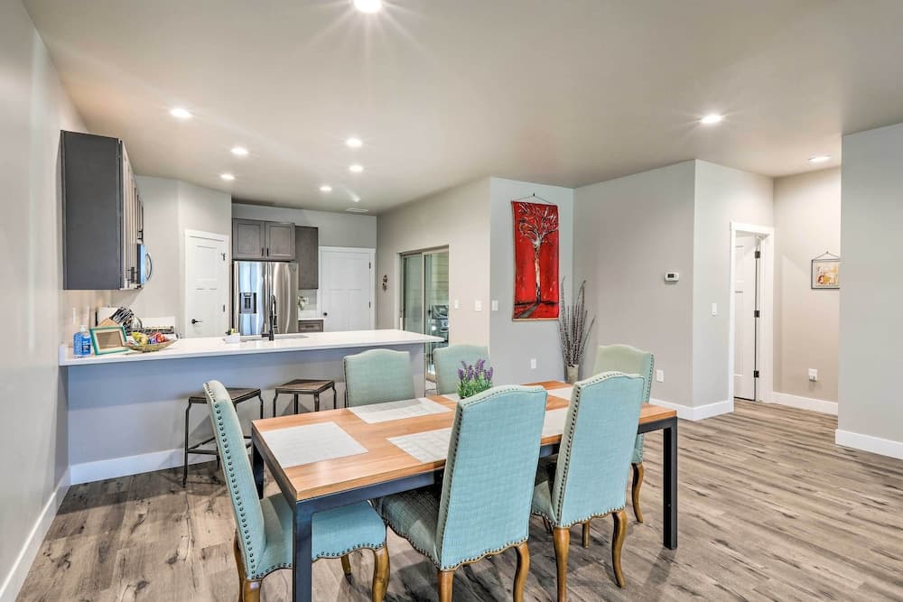 Modern Flagstaff Home, 4 Mi to Downtown!