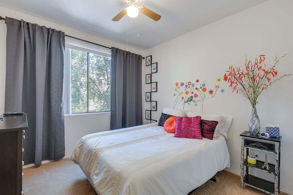 Pool Access, Private Patio & Grill: Mesa Condo!