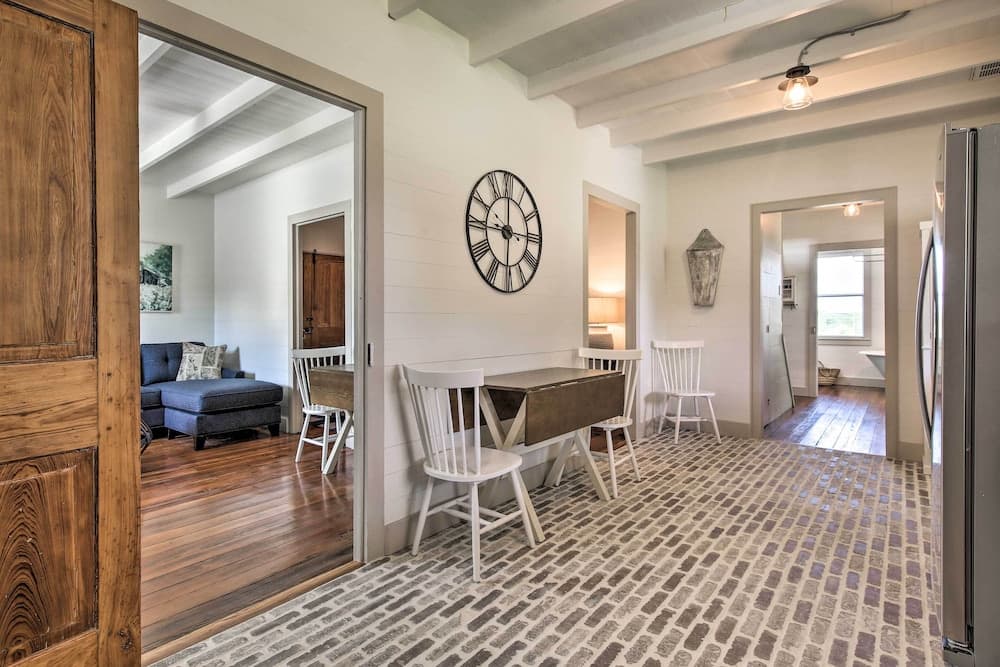 Peaceful Schulenburg Farmhouse w/ Fire Pit & Games