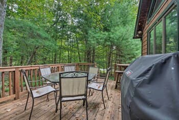 Elevated Forest Escape: Deck & Grill, Walk to Pool