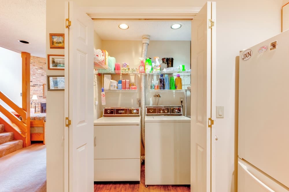 Charming Jackson Mountain Retreat on Golf Course!