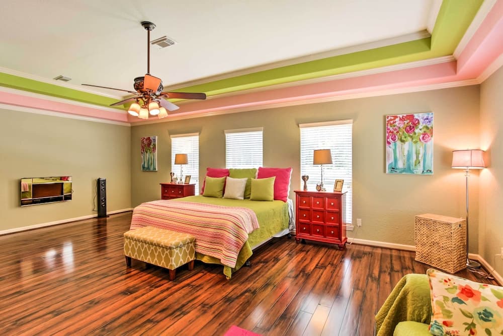 Texas Vacation Rental w/ Fireplace, Near Lakes