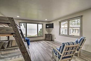 Higgins Lake House & Bunkhouse With Private Dock!