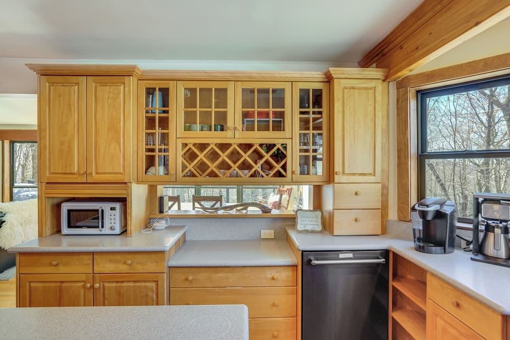 Wilmington Retreat w/ Deck, Lake Views & Game Room