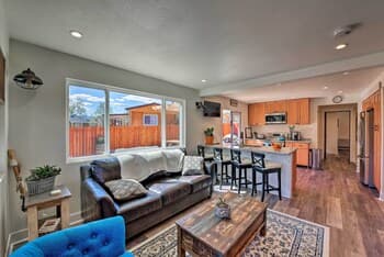 Downtown Home W/large Yard, 21 Mi to Monarch!