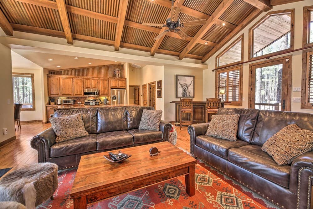 Fire Pit: Family-friendly Lakeside Retreat