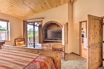 Updated Show Low Townhome w/ Balcony & Grill!