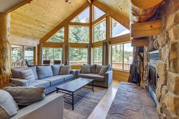 Deluxe Cabin w/ Game Room, Natl Parks Nearby!