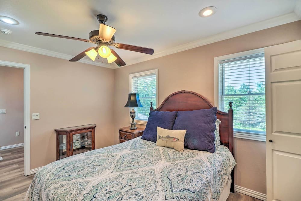 Bull Shoals Retreat w/ Panoramic River Views!