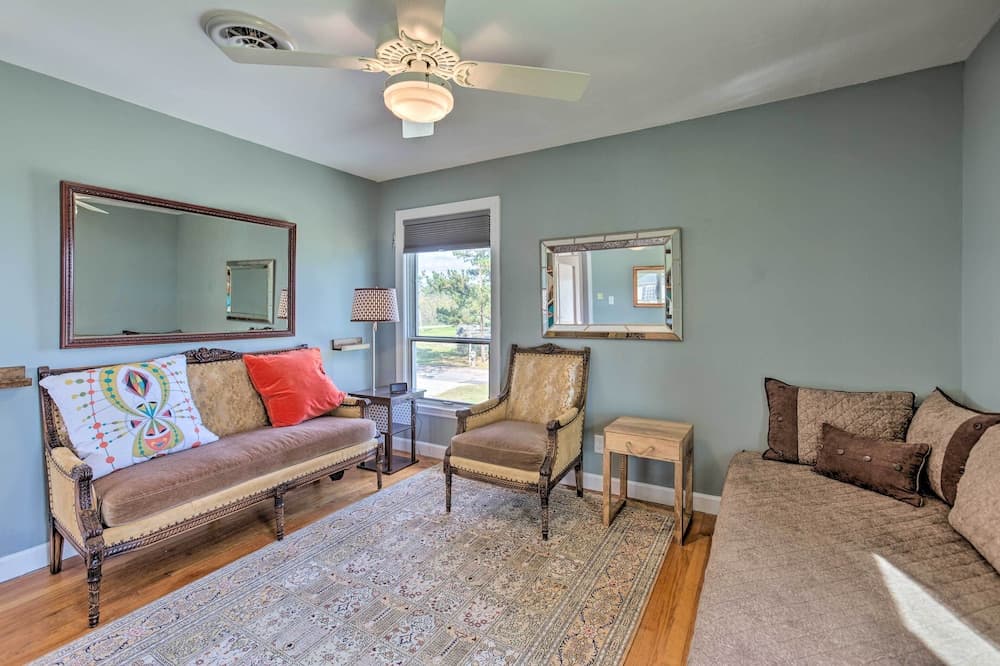 Riverfront New Bern House: Gourmet Kitchen & View!