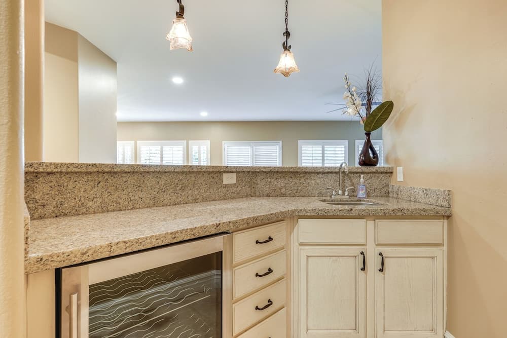 Heated Pool & Fire Pit: Family Home in Chandler