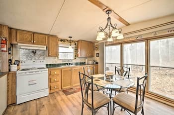 Cadiz Retreat w/ Grill - Walk to Lake Barkley