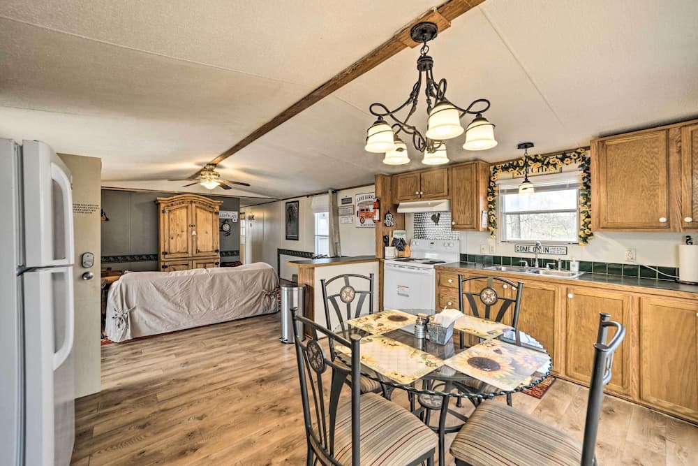 Cadiz Retreat w/ Grill - Walk to Lake Barkley