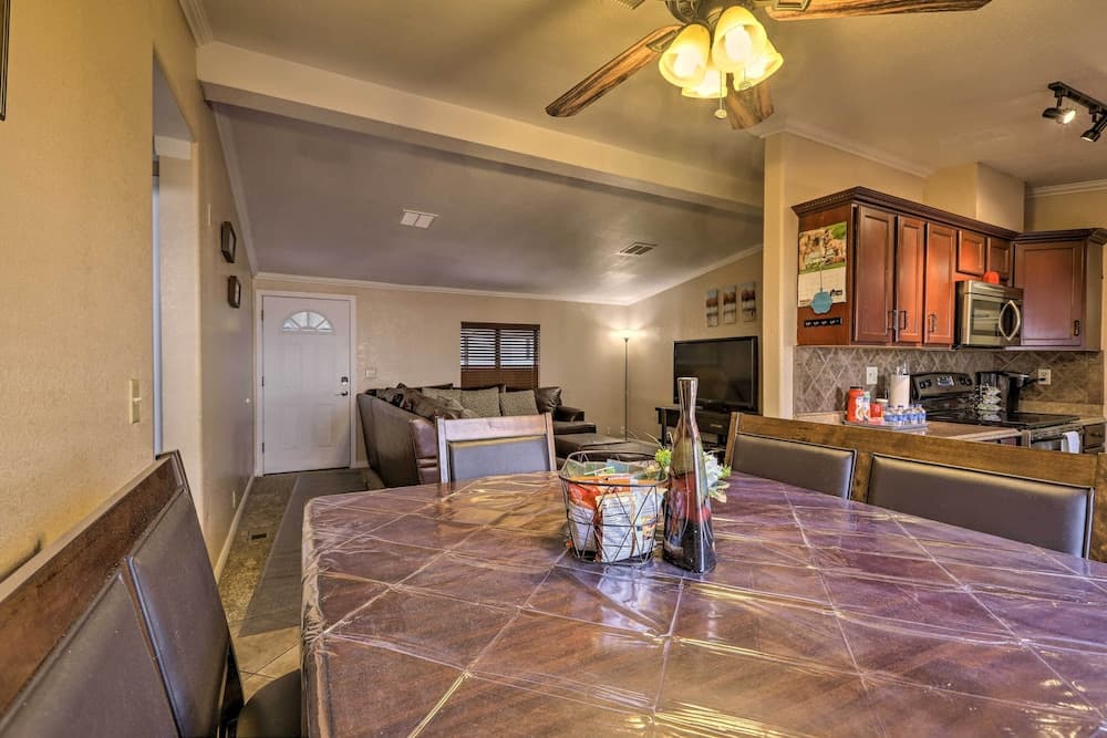 3 Mi to Lake Powell: Page Home w/ Patio & BBQ