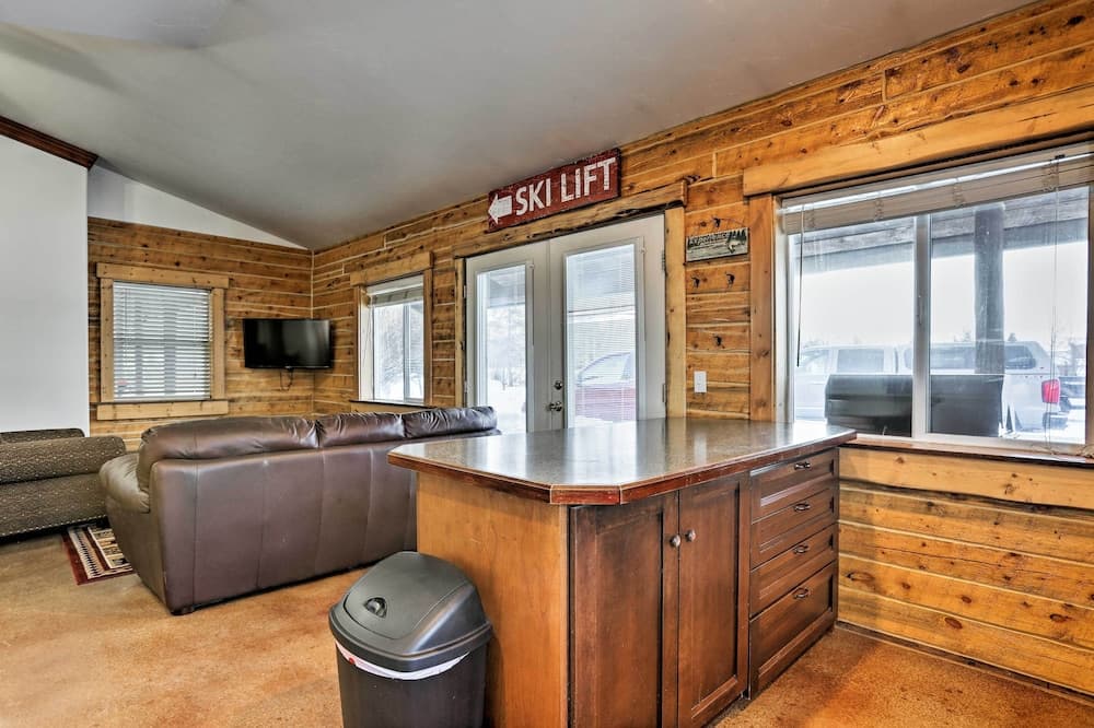 Cozy Teton Valley Escape: Pet Friendly w/ a Fee!