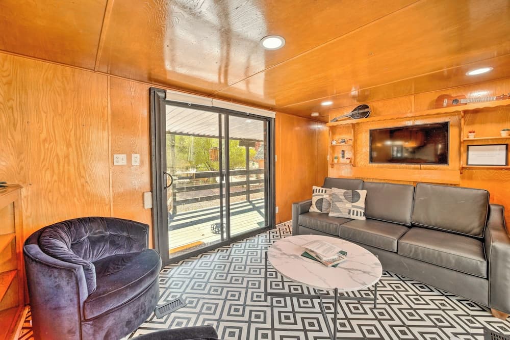 Hot Tub & Deck: Waterfront Escape in Payson!