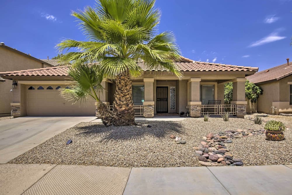 Chic Maricopa Getaway w/ Outdoor Oasis & Pool