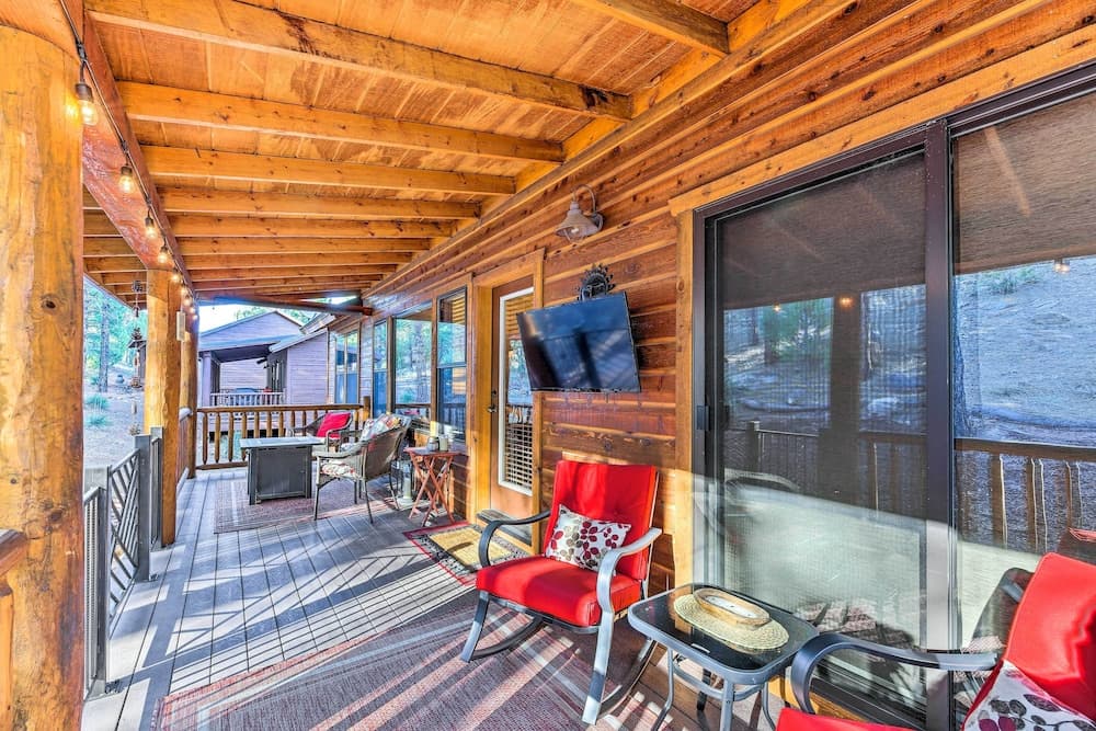 Peaceful Pines Cabin ~ 3 Mi to Fool Hollow Lake!