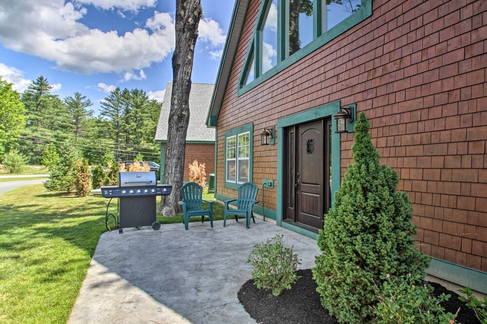 Condo w/ Grill: Walk to North Conway & Cranmore!