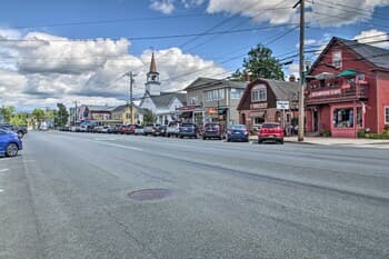 Condo w/ Grill: Walk to North Conway & Cranmore!