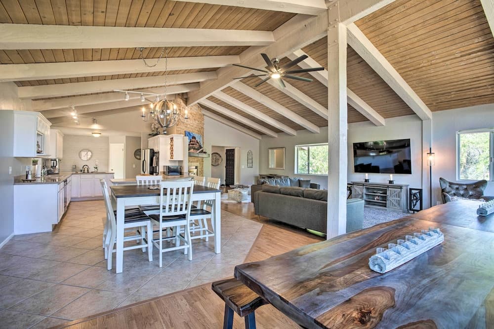 Swim Spa & Private Tavern: Sedona Hideaway!