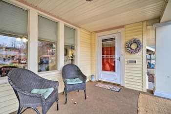 Peaceful Wine Country Getaway - Walk to Downtown!