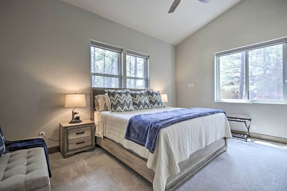 Stylish Show Low House w/ Expansive Deck!