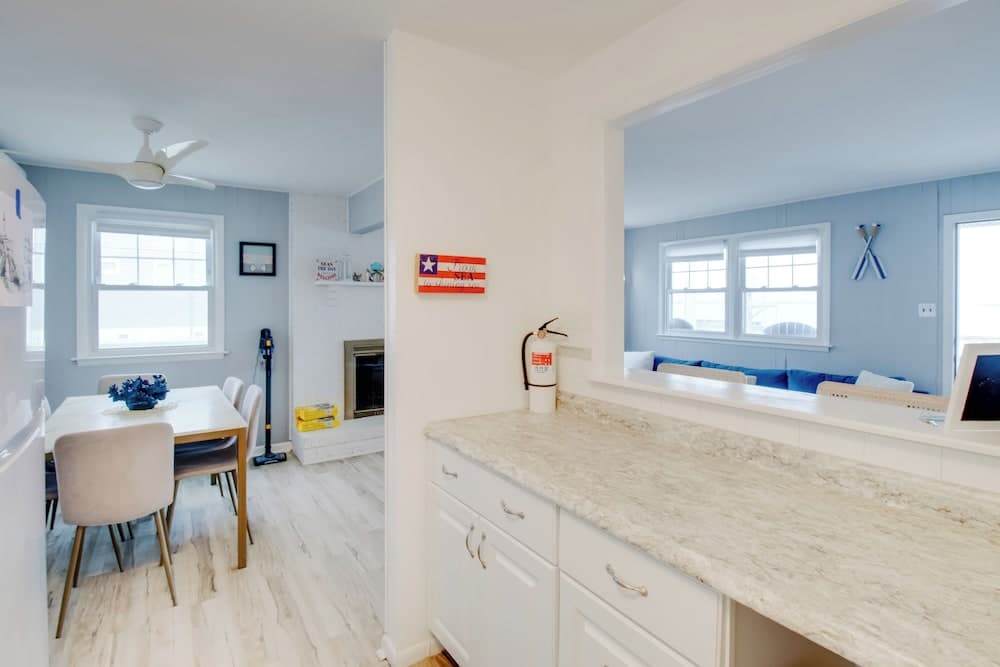 Bayfront Brigantine Escape w/ Porch & Bay Views!