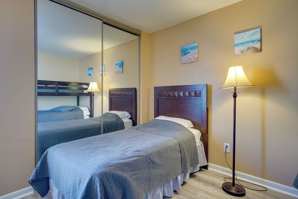 Seaside Heights Condo w/ Deck: Walk to Boardwalk!