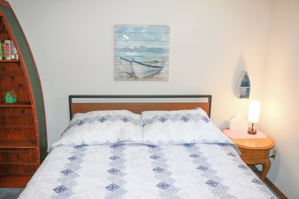 Fishermen's Paradise w/ Fire Pit on Rice Lake!