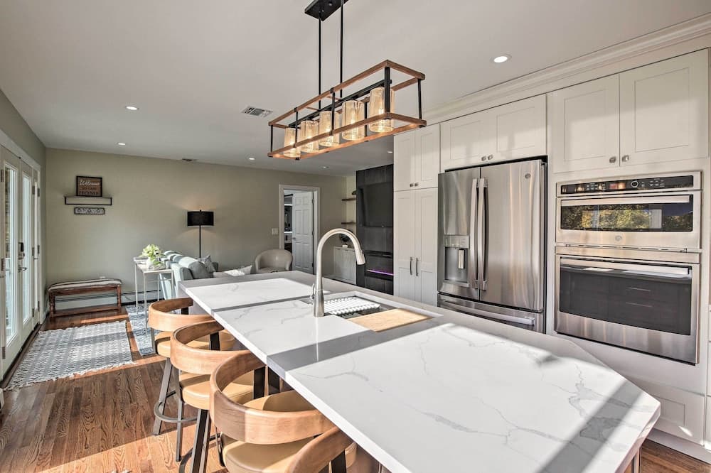 Updated Getaway w/ Pool & Hot Tub on < 3 Acres!