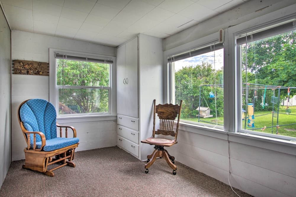 Rustic Hamilton Farmhouse: Stunning Mtn Views