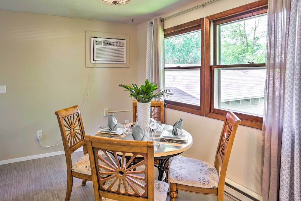 Charming Rapid City Apartment: Walk to Lake!
