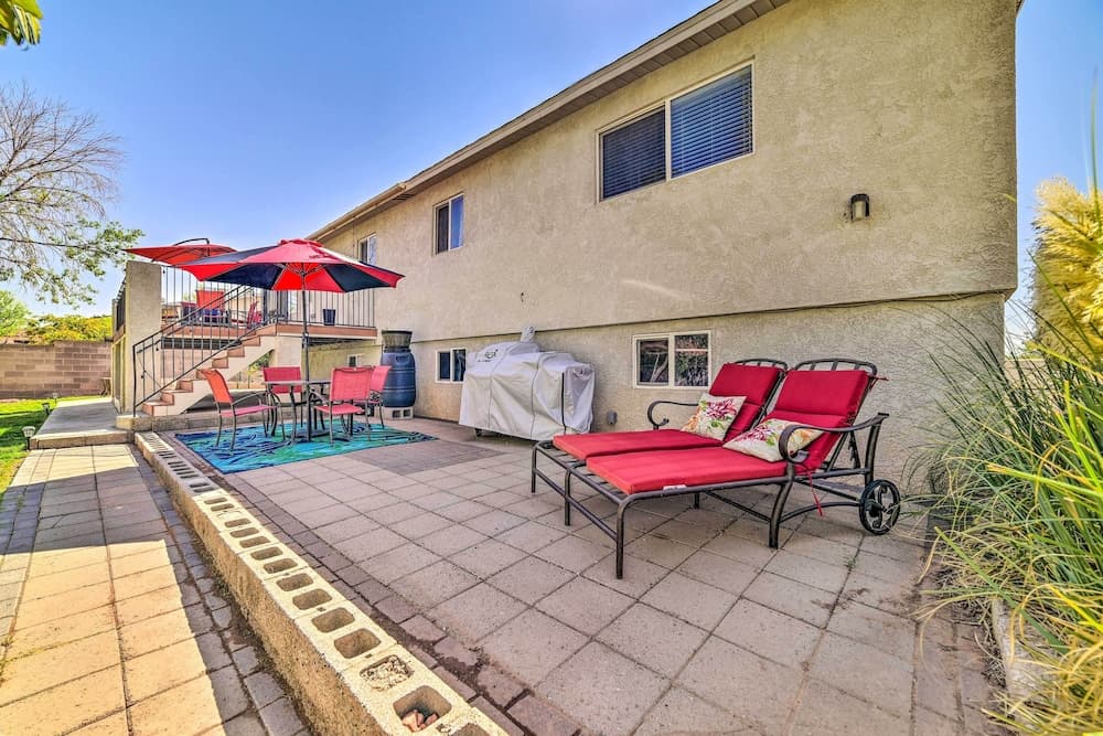 1 Mi to Canyon Tours: Vibrant Page Paradise!