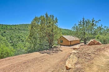 Payson Cabin w/ Deck: Views of the Mogollon Rim!