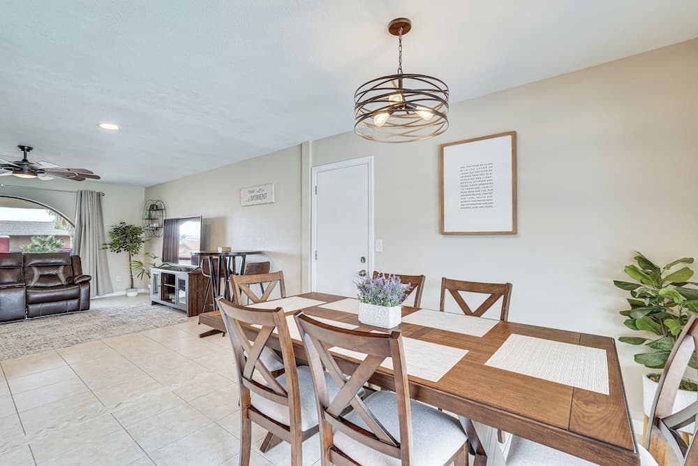 5 Mi to Lake Havasu: Home w/ Yard & Pool