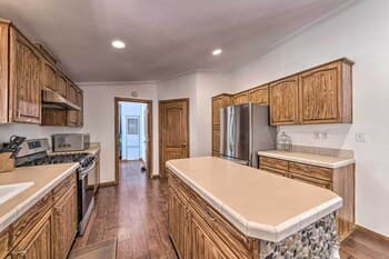 Tree-lined Alto Cabin: Near Parks & Trails!