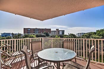 Beachfront Indian Shores Condo - Pool & Hot Tub!