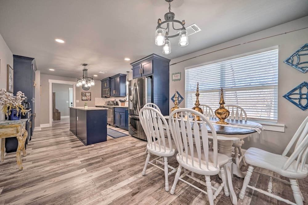 Lakefront Fort Towson Home: Private Dock & 3 Decks