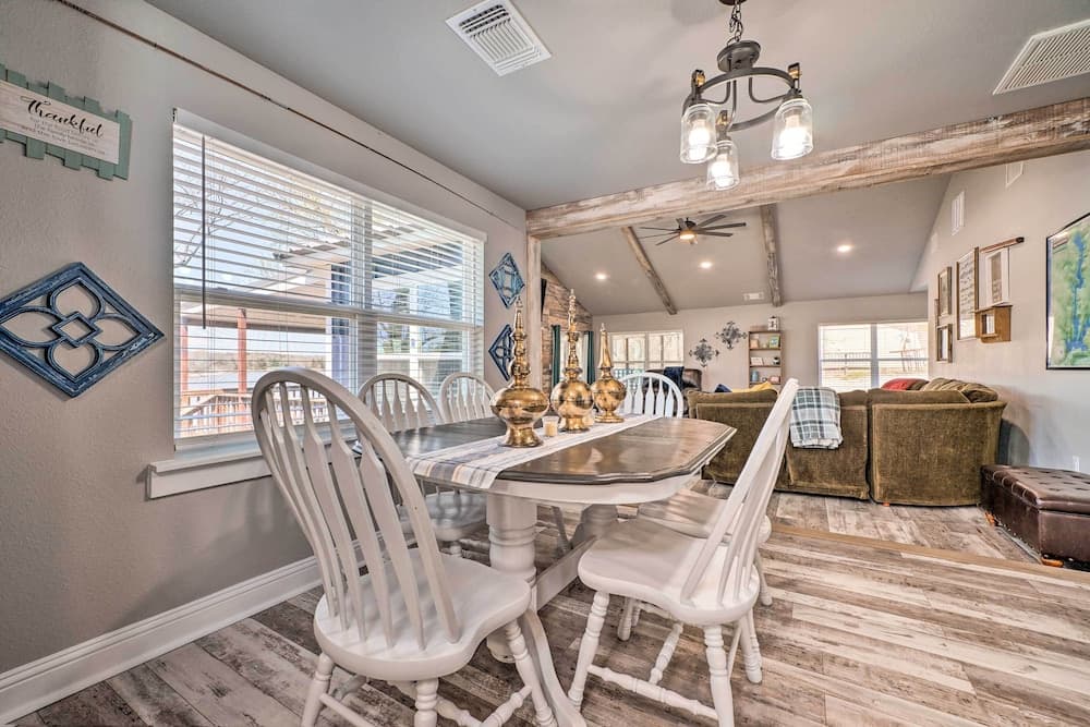 Lakefront Fort Towson Home: Private Dock & 3 Decks