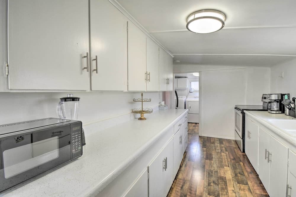 Inviting Bremerton Home Near Hiking & History