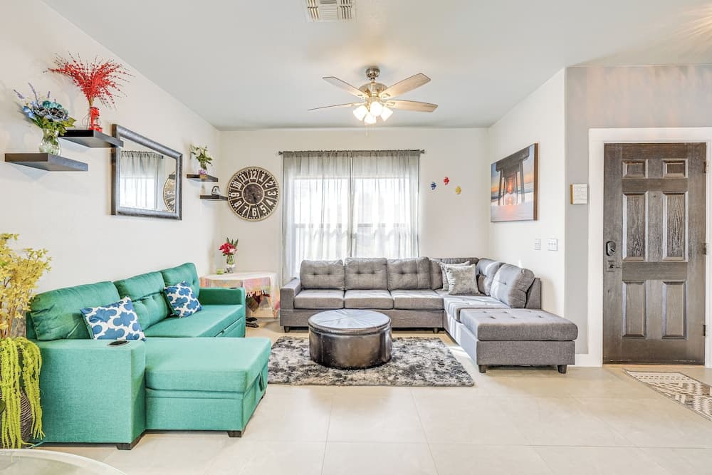 Family Home w/ Community Perks in Peoria