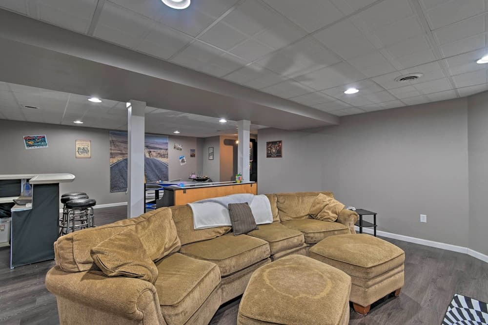 Family-friendly Gresham Getaway w/ Game Room!