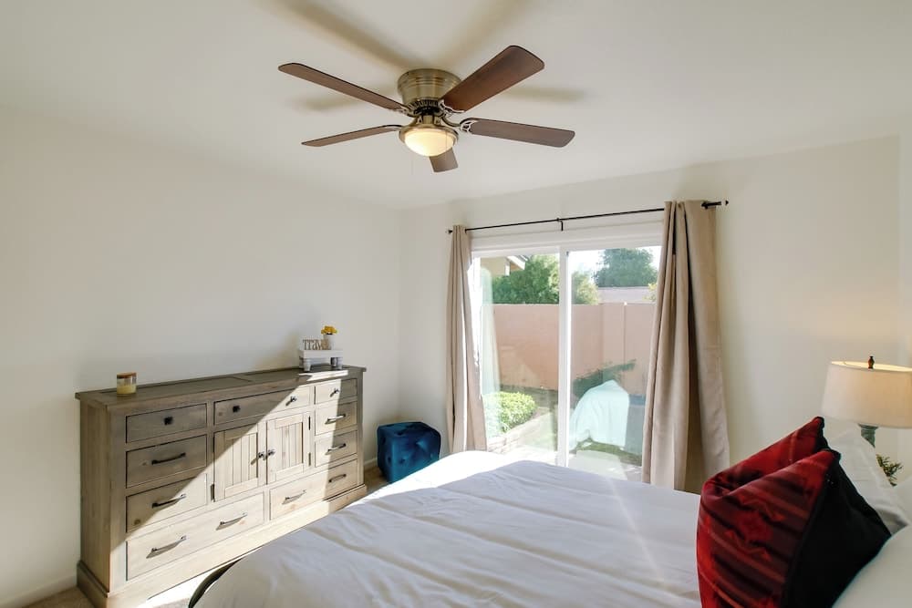 Phoenix Home: Golf, Hike, & Explore Downtown!