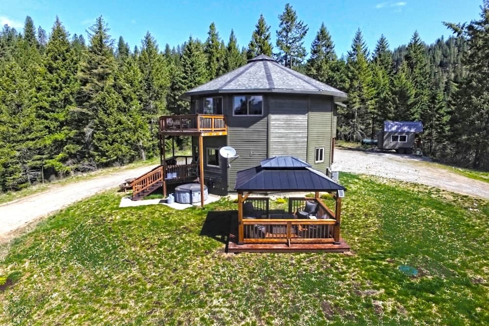 Unique 40 Acre Nature Retreat w/ Trails & Views!